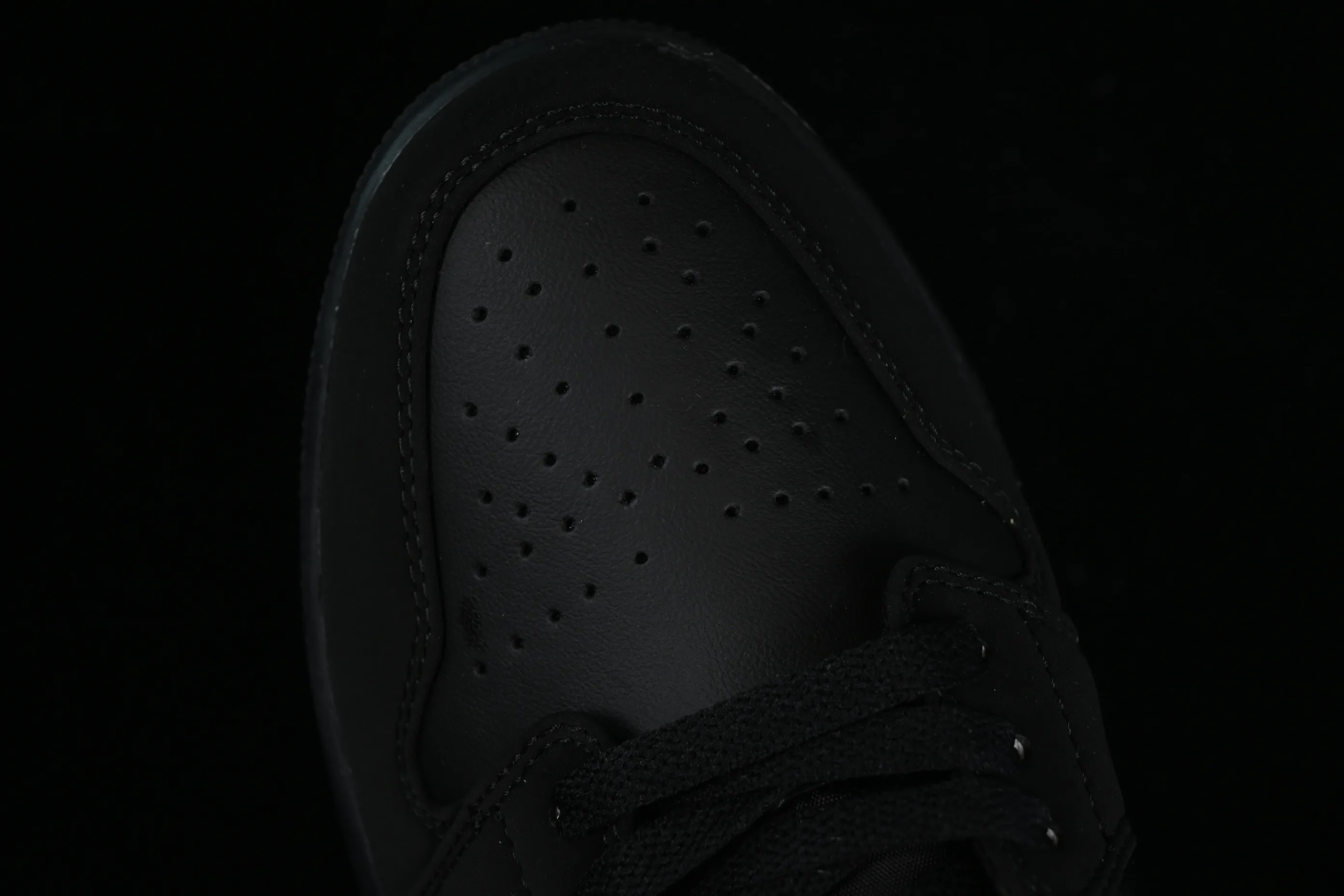 All categories Air Jordan Jordan series basketball shoes Air Jordan 1 Low Z version Air Jordan 1 Low AJ1 Joe 1 black gold hook low-top cultural leisure sports sneakers 553558-071